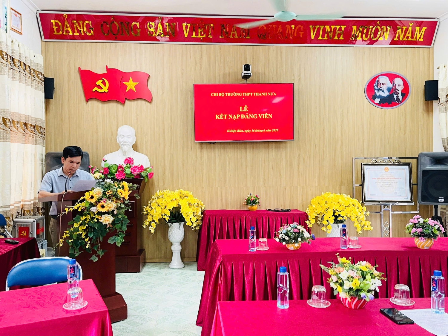 bi thư phát biểu